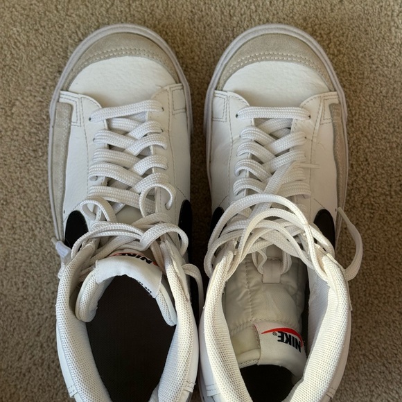 Nike Blazer Mid 77 White High-Top Sneakers 6.5Y - Picture 3 of 9